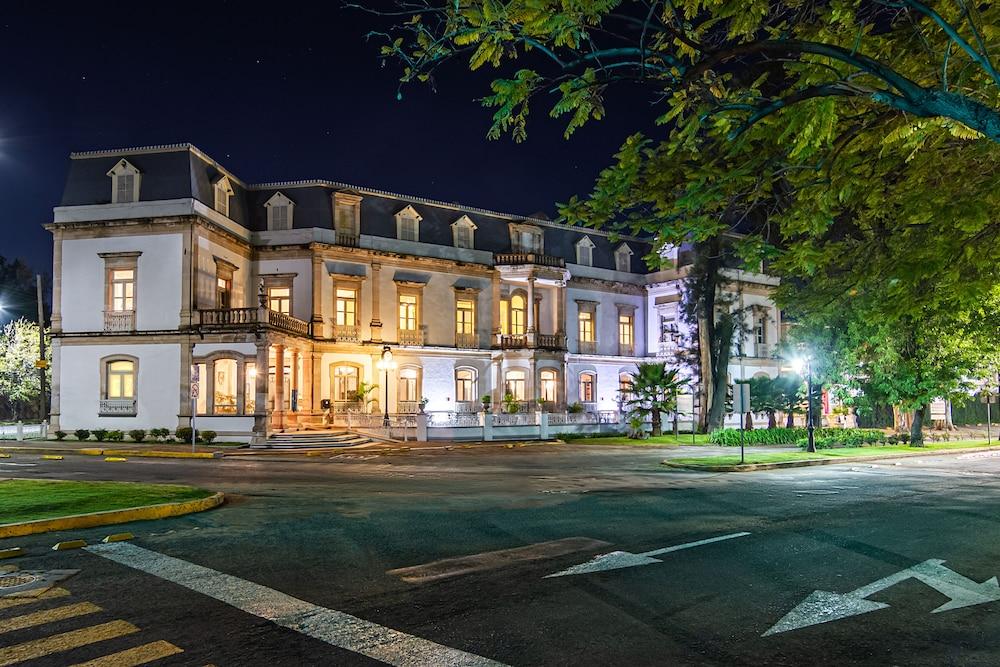 Hotel Alameda Grand